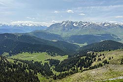 Rocher de Batail depuis Peralbe Rocher de Batail depuis Peralbe